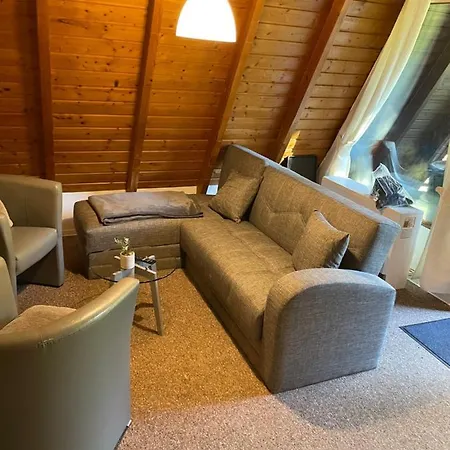 Ferienhaeuser Am Waldschloesschen * 라우텐탈